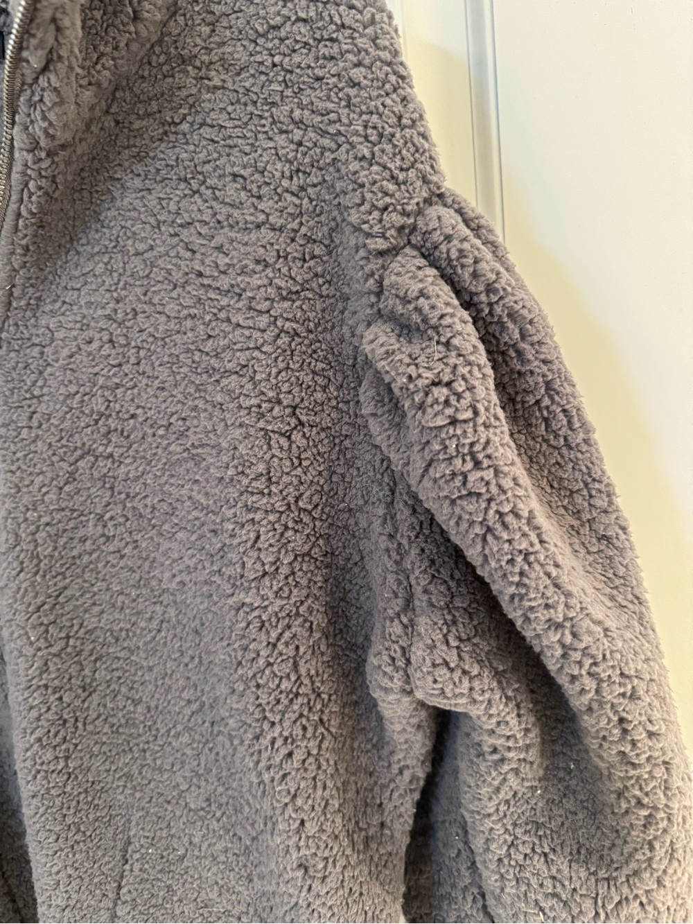 Express *NWT* Grey Sherpa Zip-Up Jacket Size M - Picture 3 of 5
